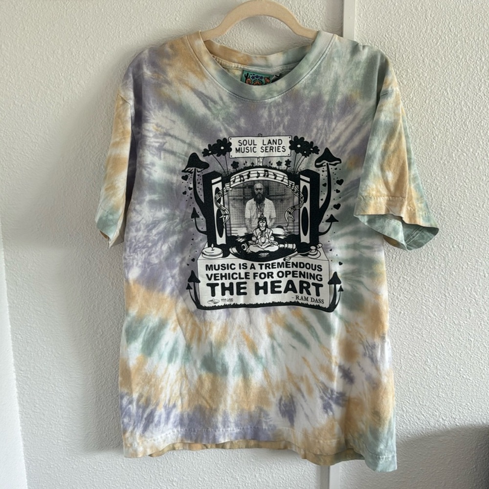 Ram Dass Love Serve Remember tee.